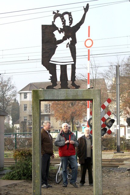 Suske en Wiske-standbeeld op nieuwe lokatie te Kalmthout